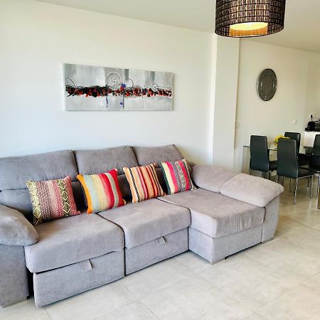 2-Bedroom-Apartment With A Terrace, Pool, Gym マラガ エクステリア 写真