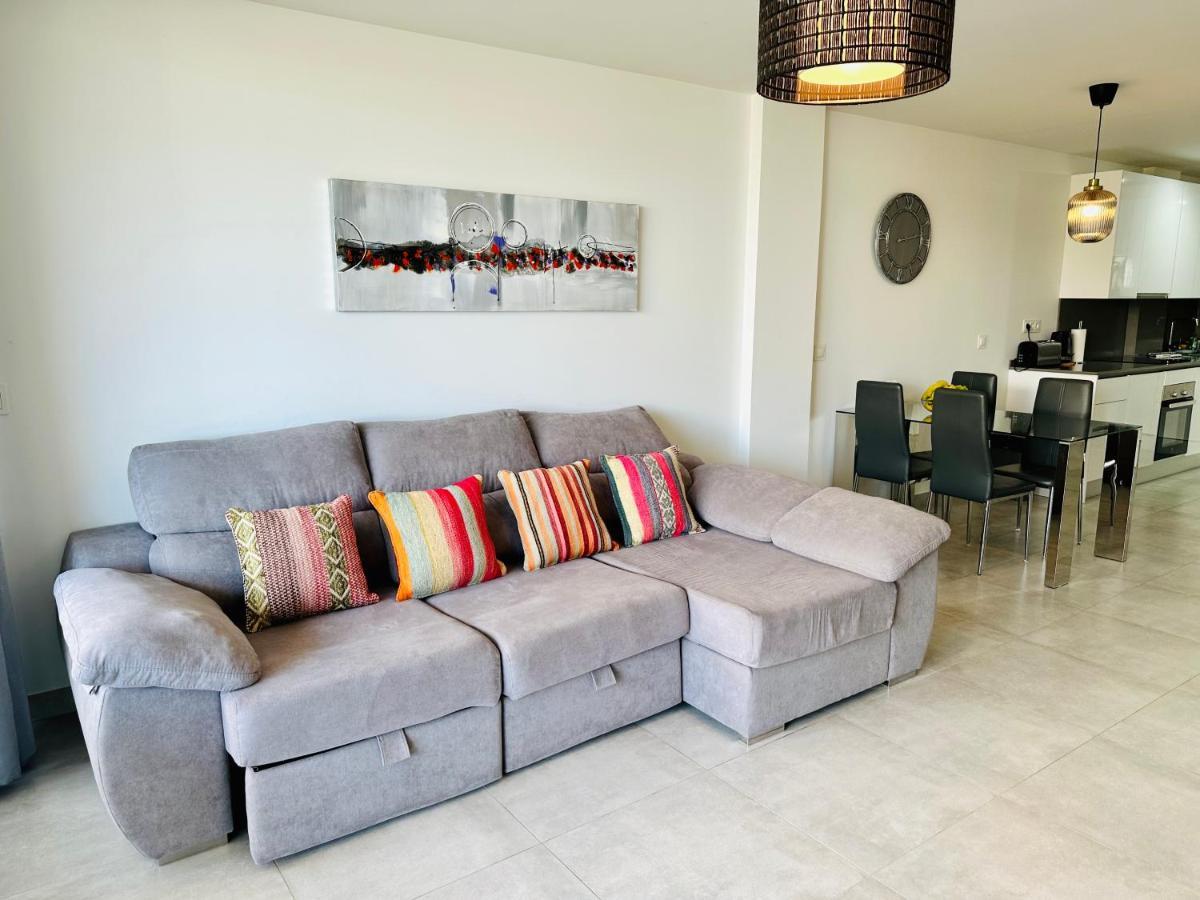 2-Bedroom-Apartment With A Terrace, Pool, Gym マラガ エクステリア 写真